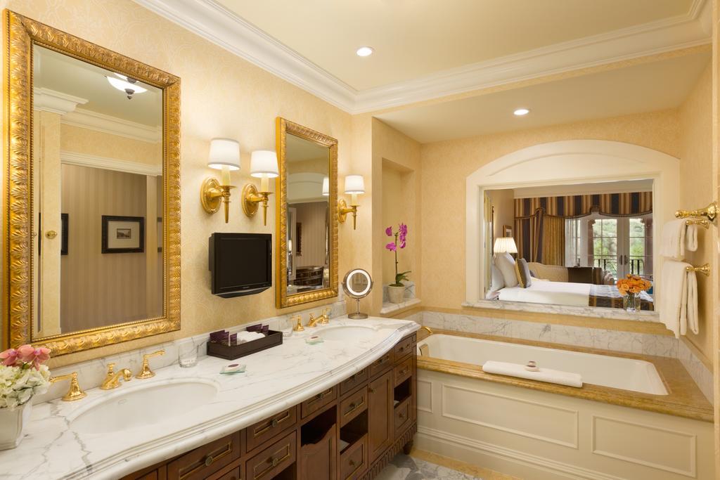 Signature Poolside King Room with Private Terrace - Ground Floor